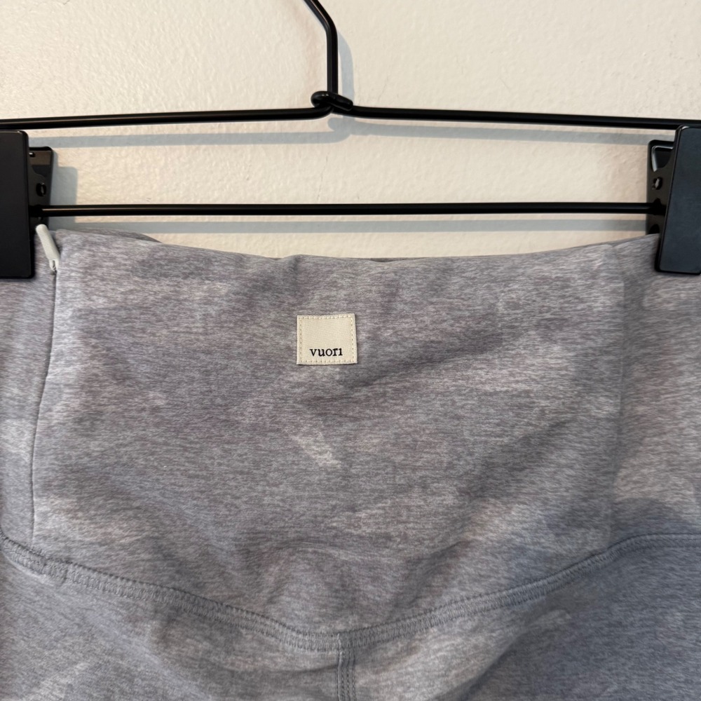 Vuori women's clean elevations legging Grey Camo High Rise Zip Pocket XS - Picture 3 of 7